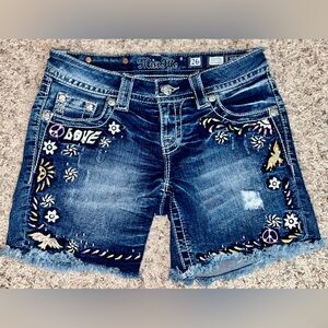 Women’s Miss Me Shorts Size 26